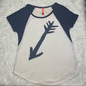 Fashionomics t-shirt creme with navy arrow size M